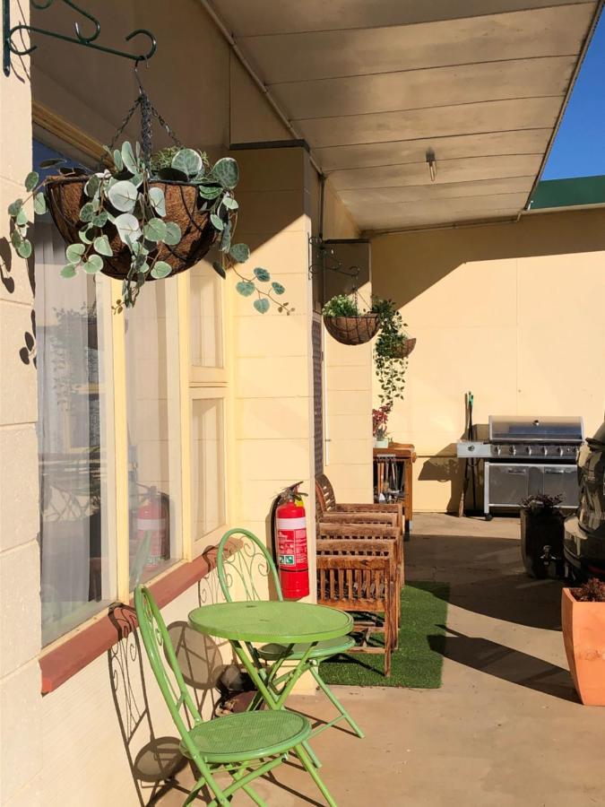 Alpine Country Motel Plus Free Coffee 쿠마 외부 사진