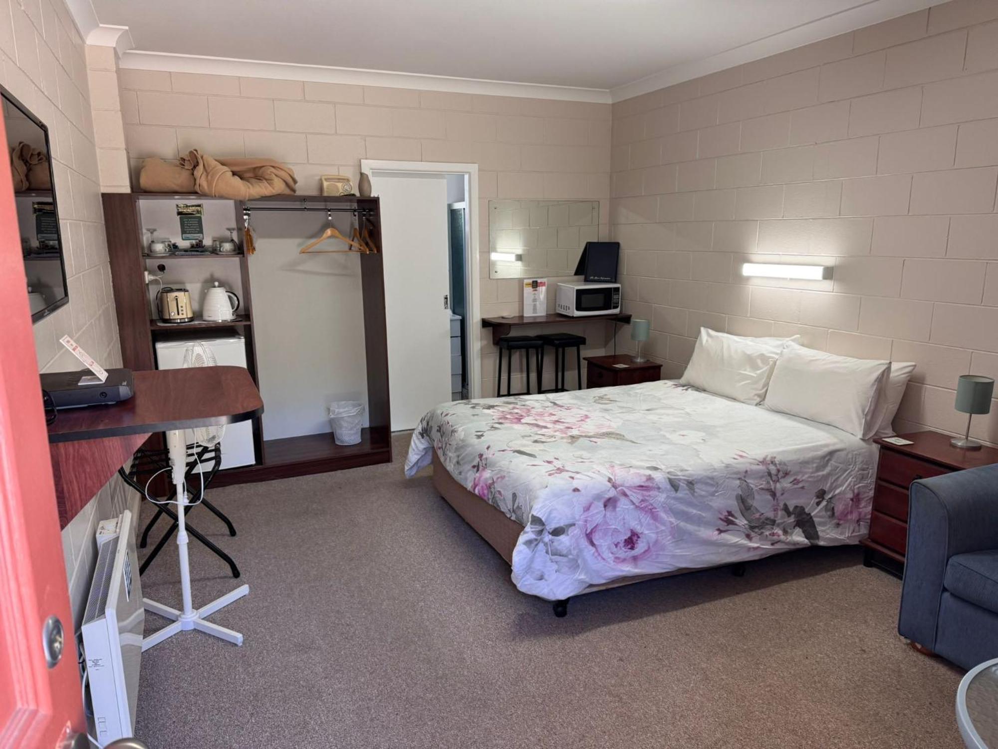 Alpine Country Motel Plus Free Coffee 쿠마 외부 사진